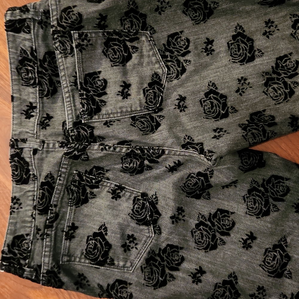 Chico’s jeans size 1.5  velvet rose black print - Picture 3 of 11
